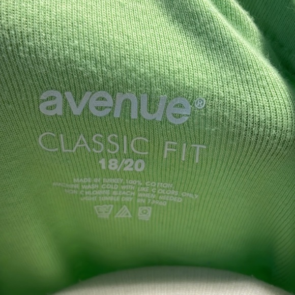 *Lime Green Short Sleeved Collared V neck - Size 18/20 - Picture 2 of 5